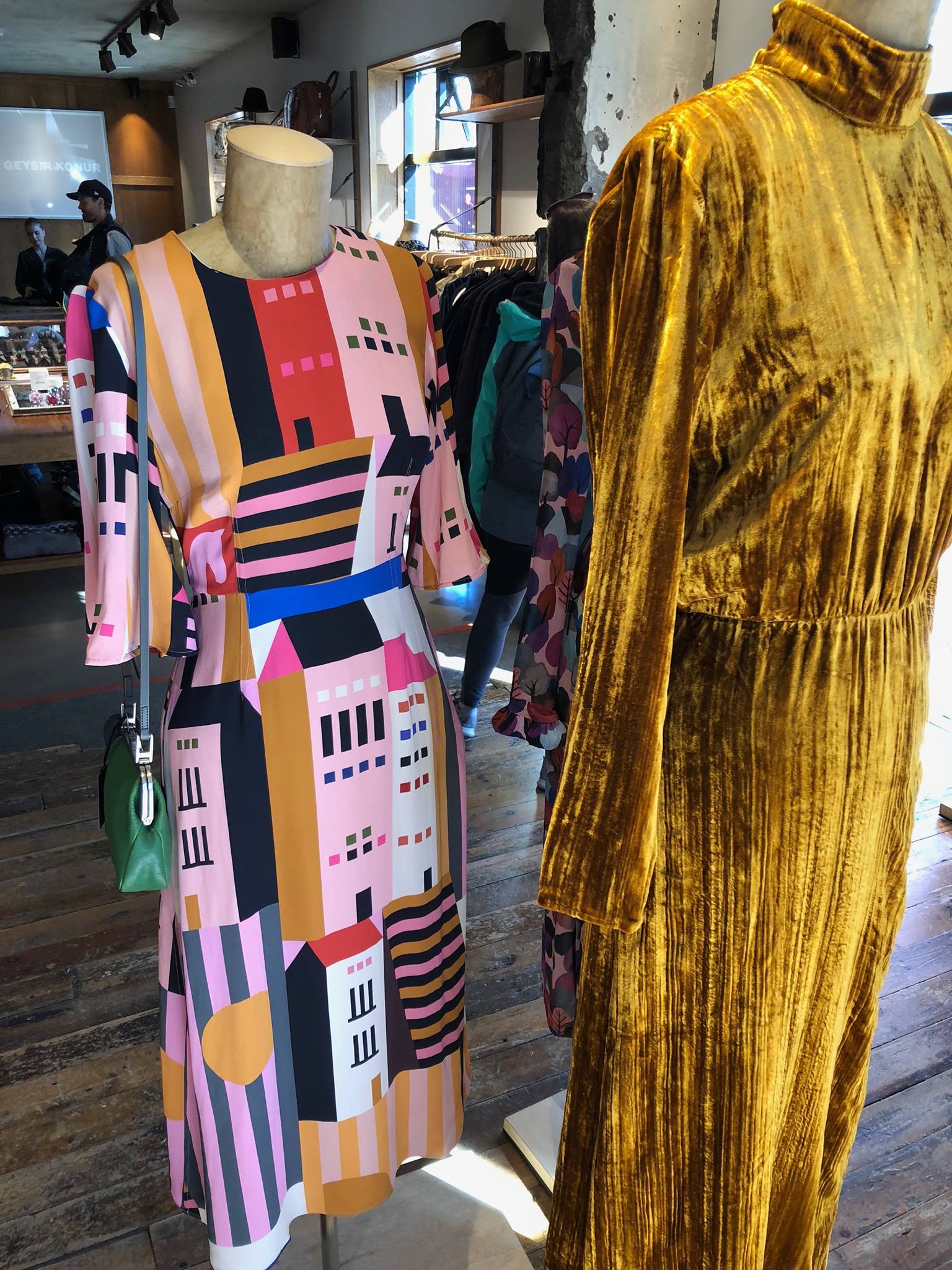 42304084_10156723596079282_812053924830773248_o